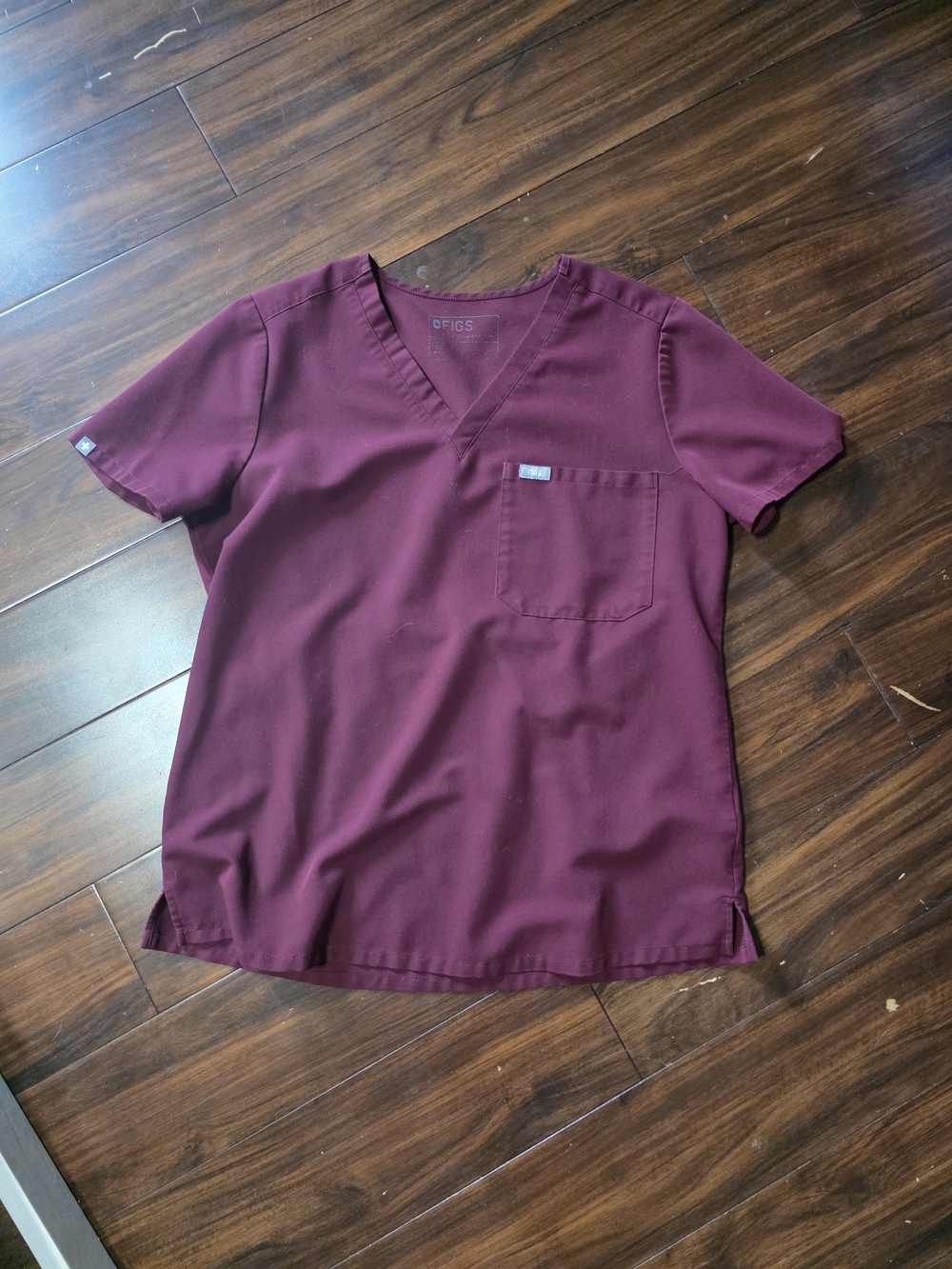 FIGS Women's V-Neck Scrub Top in Burgundy